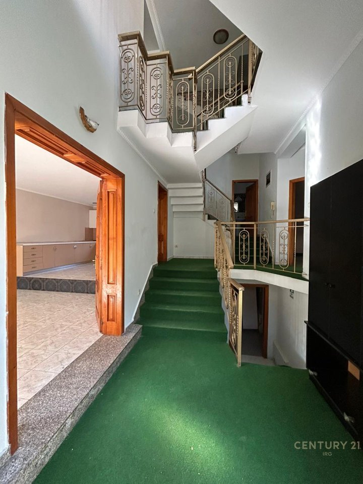 CASA IN VENDITA NEL COMUNE DI PARIGI