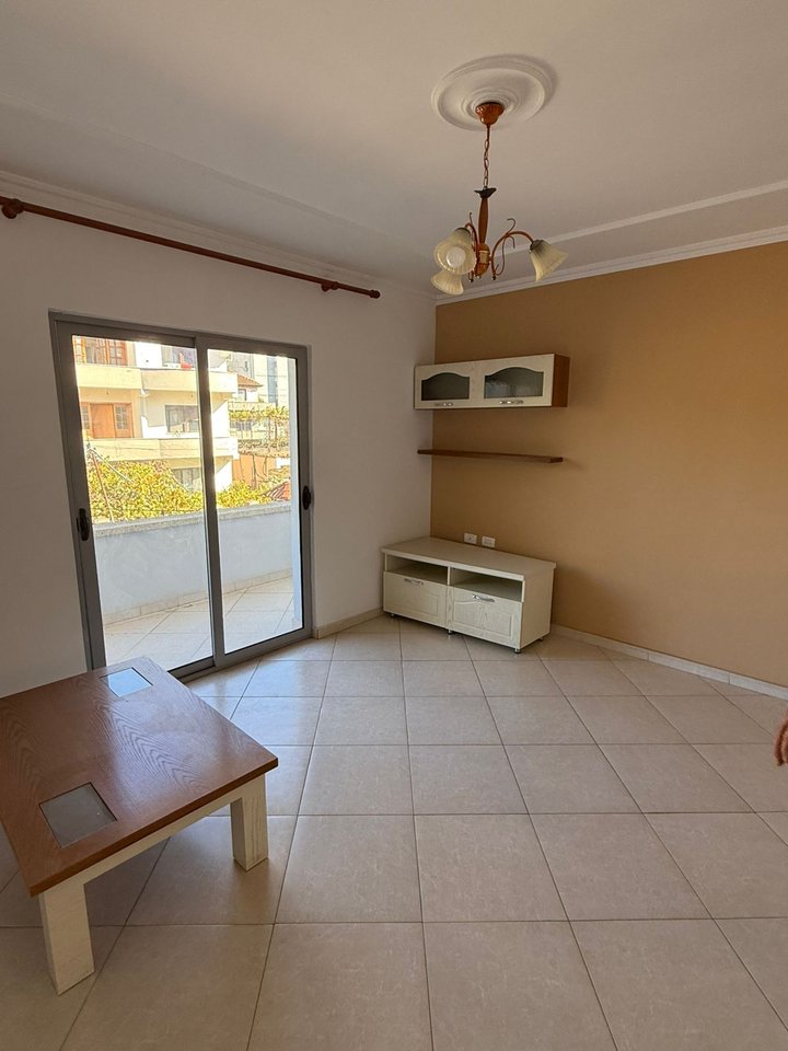 Vilë 2+1 Me Qira në Porcelan,prane UET, Tiranë .