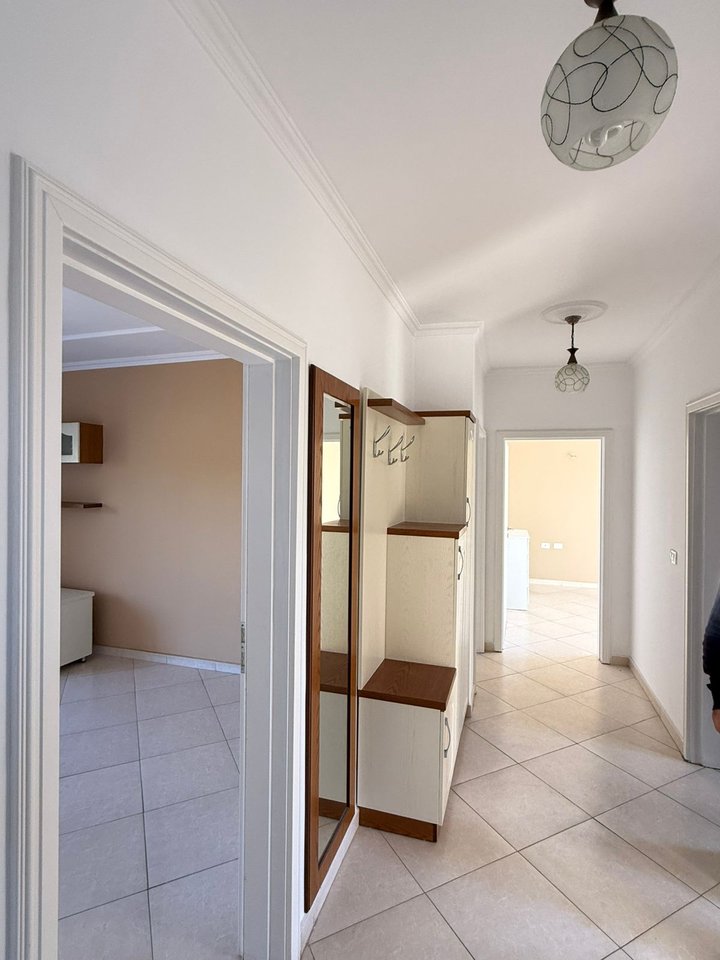 Vilë 2+1 Me Qira në Porcelan,prane UET, Tiranë .