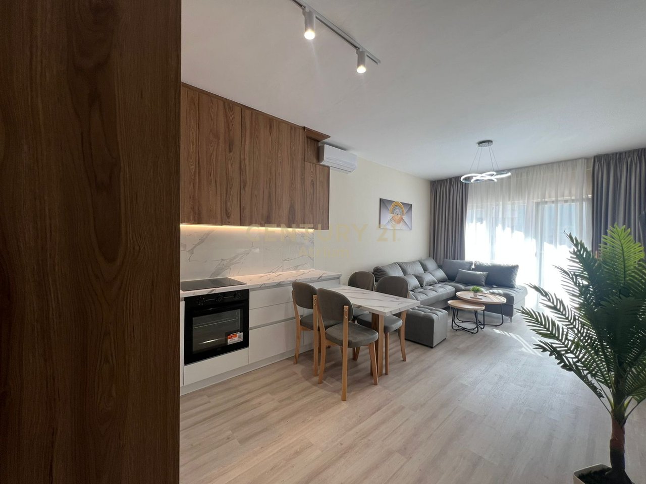 JEPET ME QIRA APARTAMENT 2+1 – ZOGU I ZI!