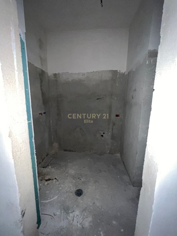 Shitet, Apartament 1+1, Shengjin