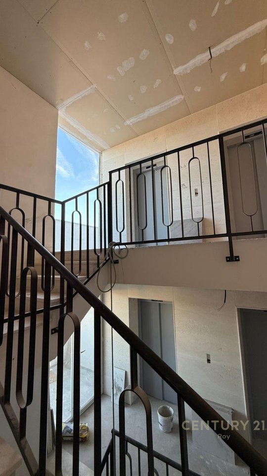 SHITET SUPER PAPAFINGO NE GOLEM,FULL PAMJE DETI + VERANDE!