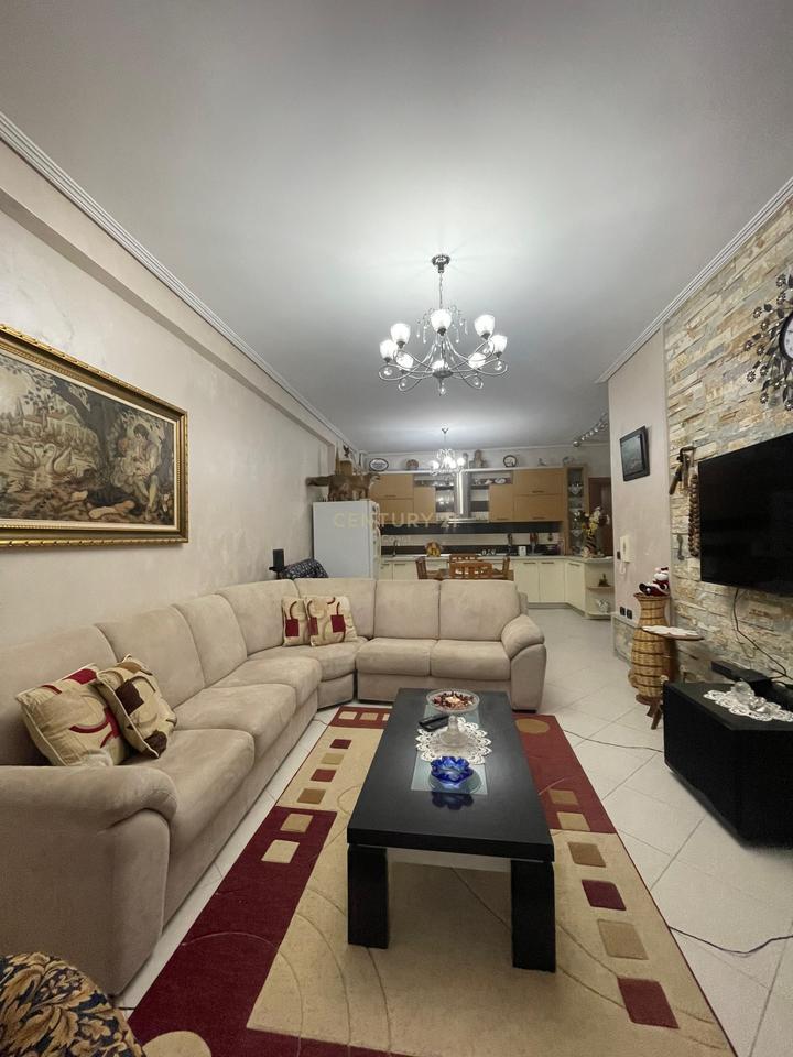 "Appartamento 2+1+2 in Vendita – Via Cipaj, Vlorë!"