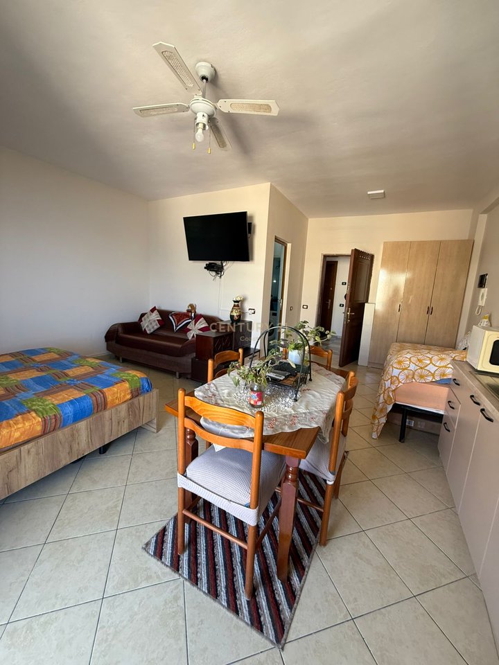 STUDIO ME QIRA ,LINJA E PARE NE LUNGOMARE PRANE REZIDENCES "POSEIDON"