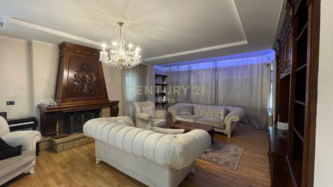 Qira, Apartment 2+1+2, Wilson Square