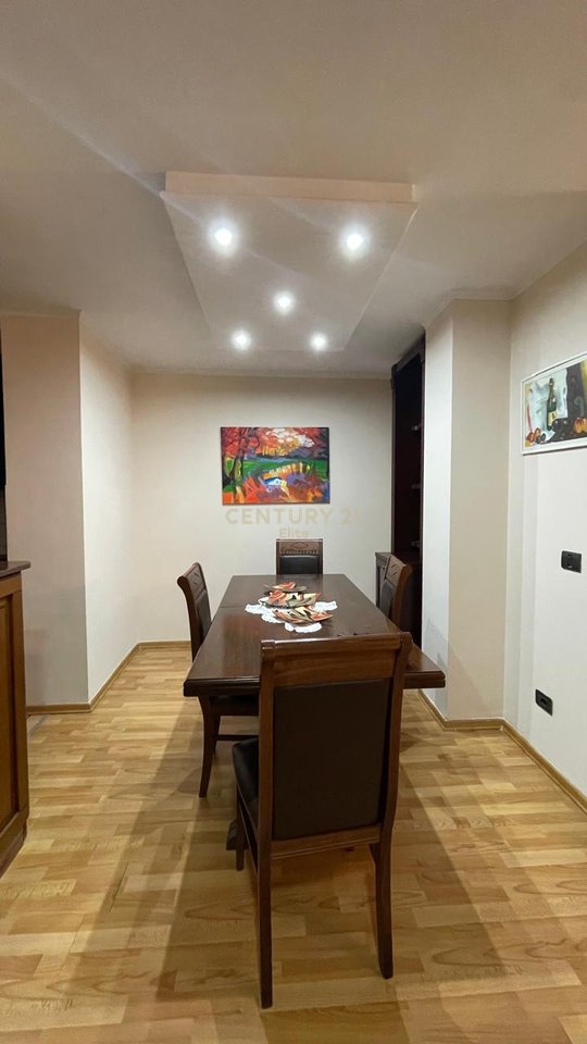 Qira, Apartment 2+1+2, Wilson Square