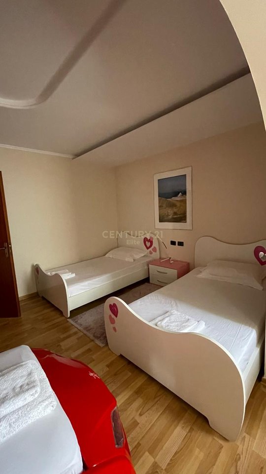 Qira, Apartment 2+1+2, Wilson Square