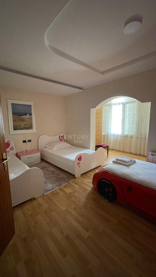 Qira, Apartment 2+1+2, Wilson Square