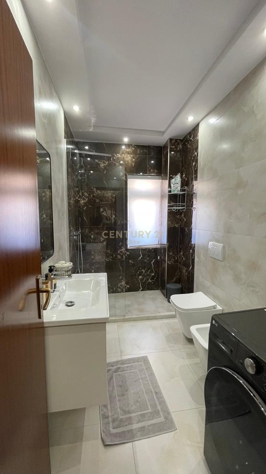 Qira, Apartment 2+1+2, Wilson Square