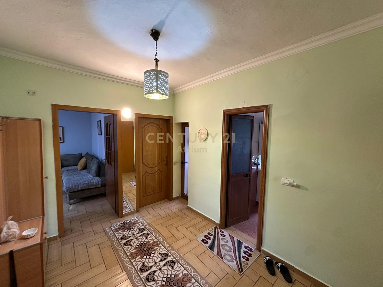 JEPET APARTAMENT  2 + 1 ME QIRA  TEK ALI DEMI !