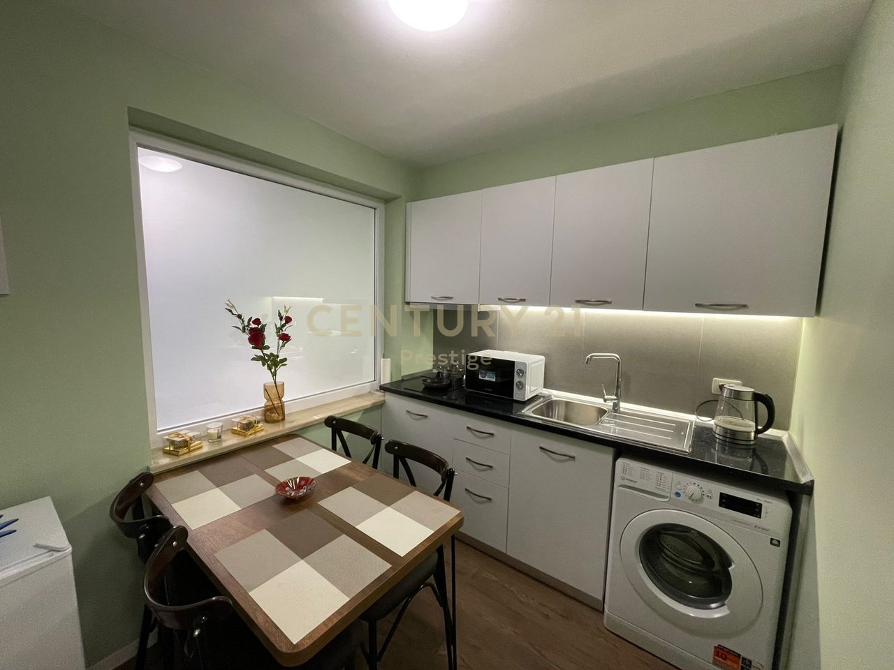 APARTAMENT 2+1 ME QIRA I VENDOSUR NE MYSLYM SHYRI, TIRANE!