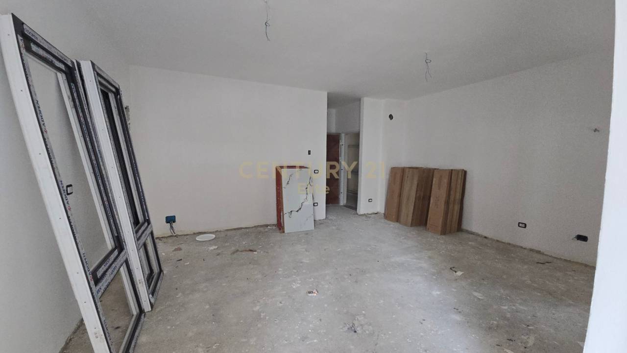 2+1 Apartment For Sale in Qerret!