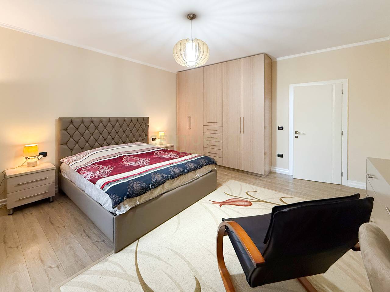 Casa numero 4 in Rruga Riza Cerova, Tirana!