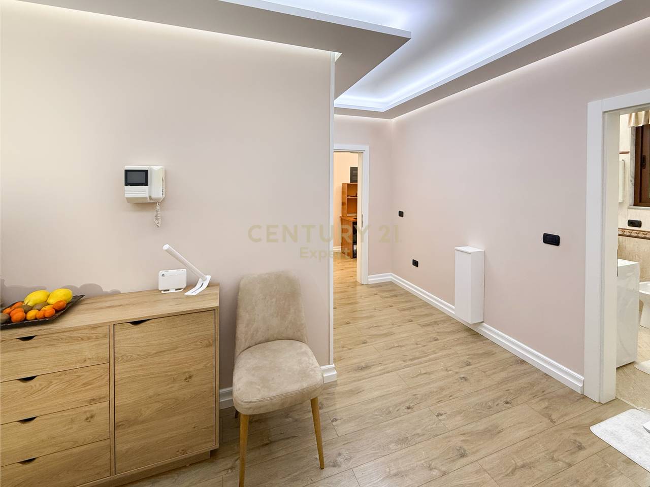 Casa numero 4 in Rruga Riza Cerova, Tirana!