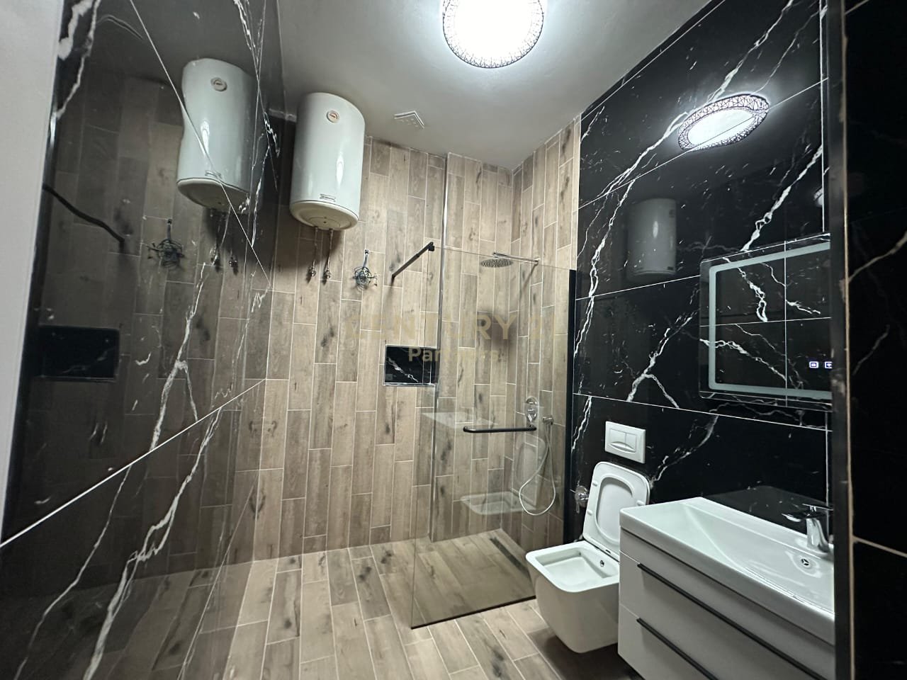 APPARTAMENTO 2+1 IN VENDITA SULLA SPIAGGIA, DURRËS – VICINO ALL'HOTEL GLOBO