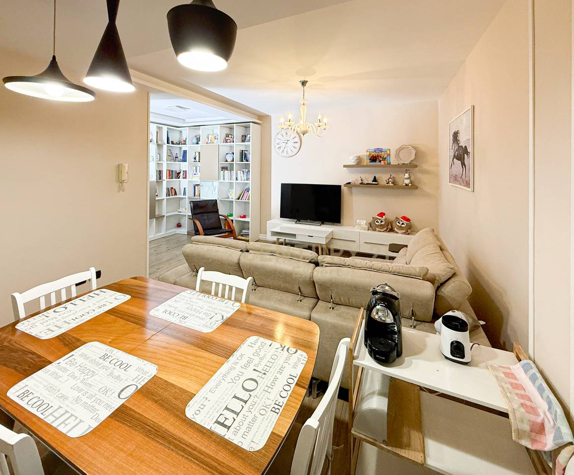 Japim me qira Vile 4-kateshe ne Rr. Riza Cerova, Tiranë!