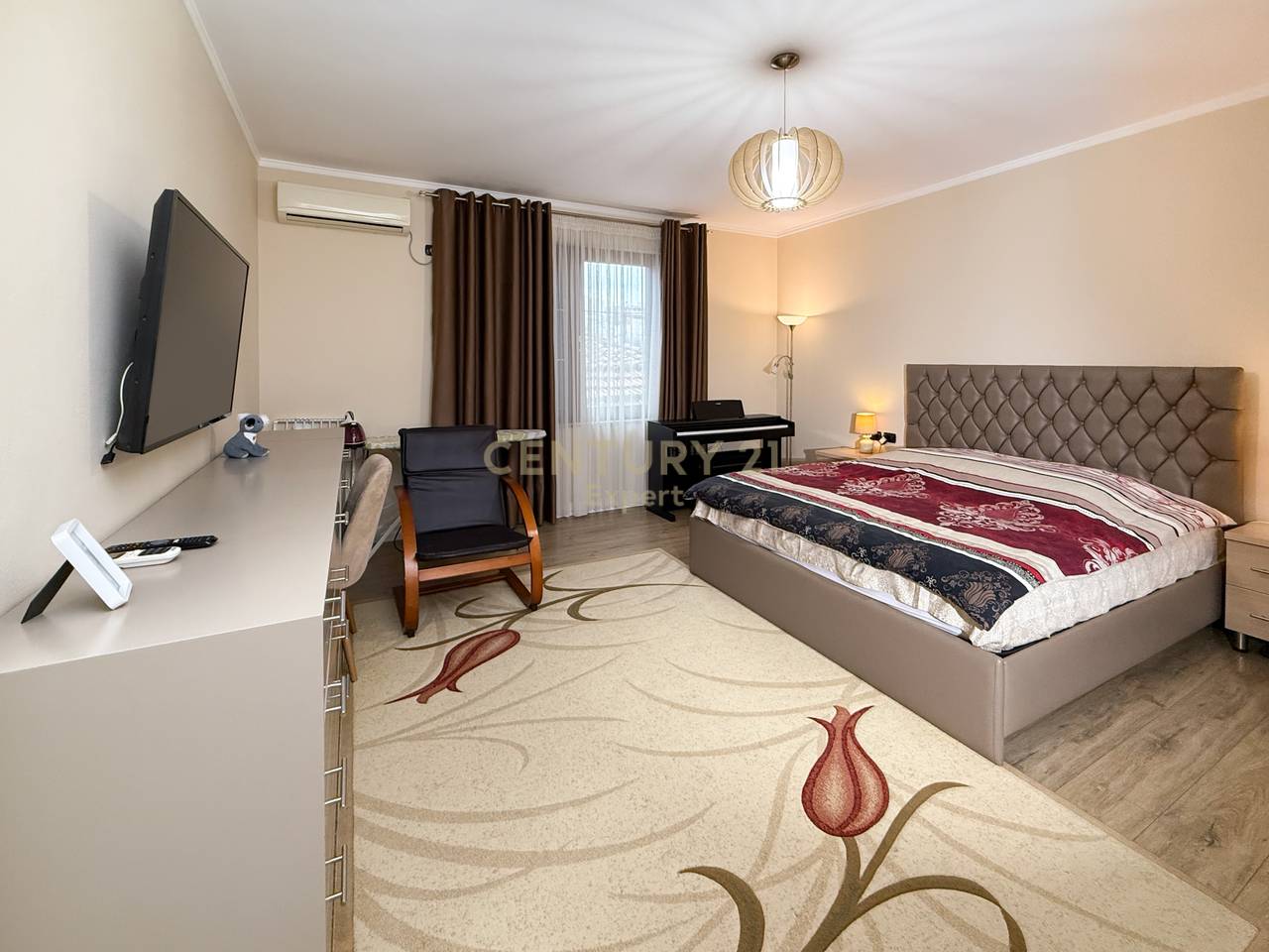 Japim me qira Vile 4-kateshe ne Rr. Riza Cerova, Tiranë!