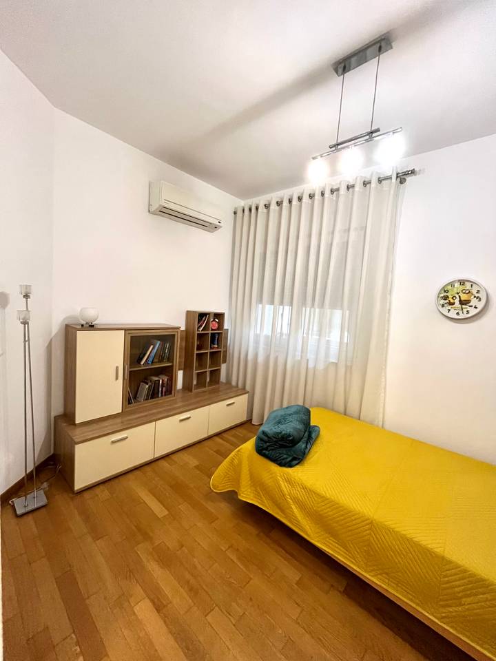 Apartament 3+1+3 me verande dhe post parkimi ne shitje tek rezidenca Touch of Sun !