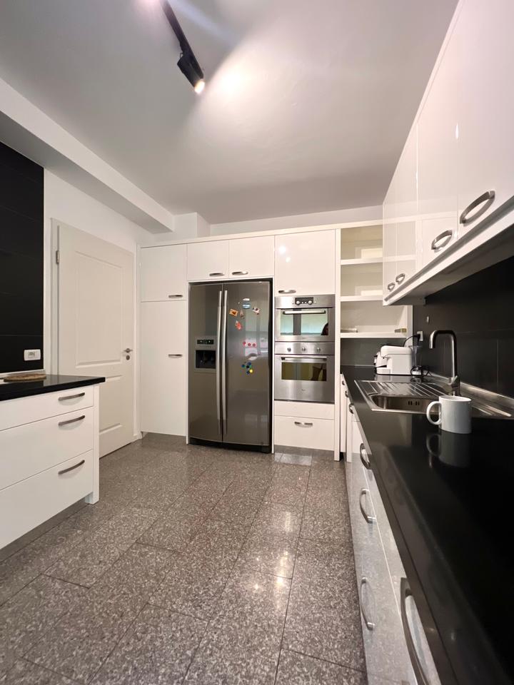 Apartament 3+1+3 me verande dhe post parkimi ne shitje tek rezidenca Touch of Sun !