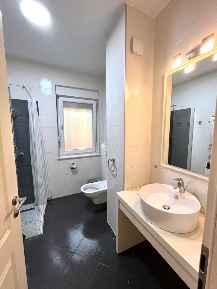 Apartament 3+1+3 me verande dhe post parkimi ne shitje tek rezidenca Touch of Sun !