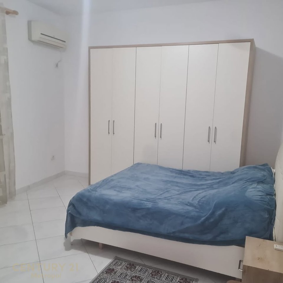 Shesim kat Vile, 3+1 +2 ballkone në Shitje në Selitë  152m2!