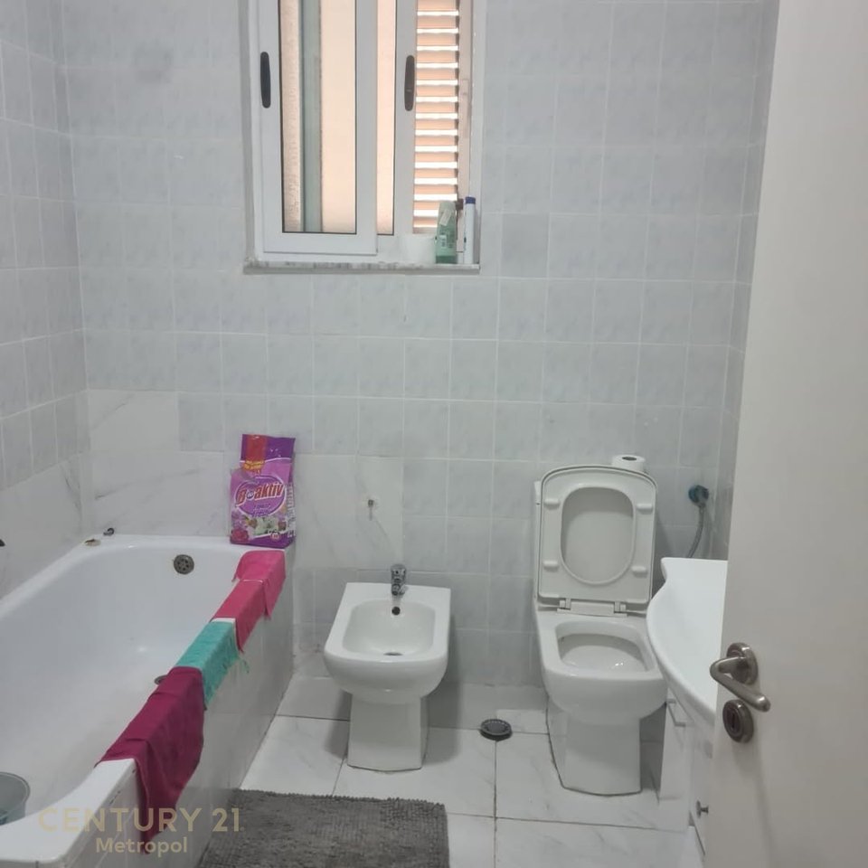 Shesim kat Vile, 3+1 +2 ballkone në Shitje në Selitë  152m2!