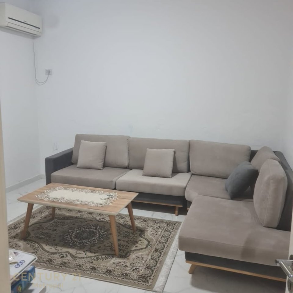 Shesim kat Vile, 3+1 +2 ballkone në Shitje në Selitë  152m2!