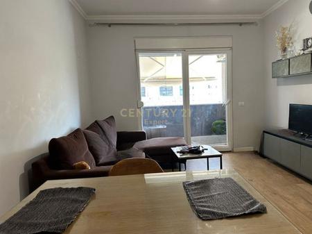 1+1 Apartment for sale at Komuna e Parisit Kika 3!