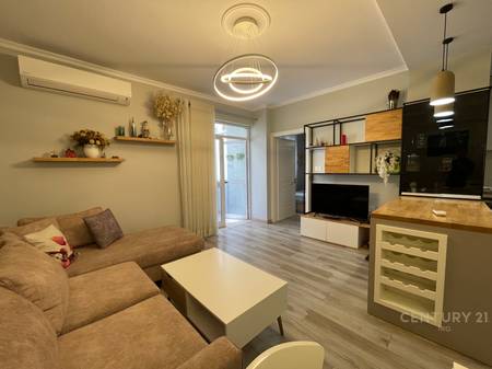 Apartament 3+1+2 ne Komune te Parisit + mundesi per post parkimi e pagese Ekstra!