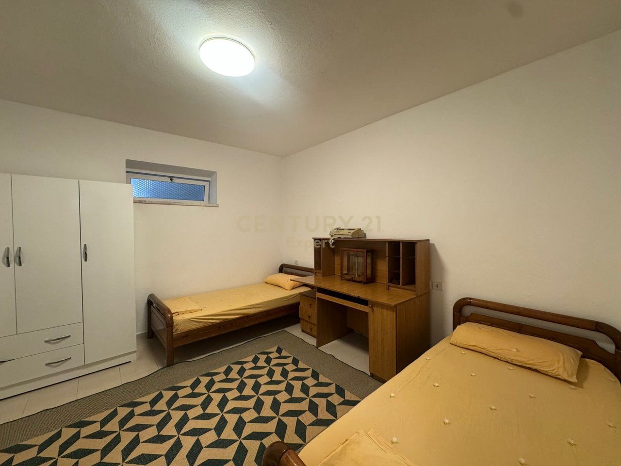 FOR RENT 2+1 APARTMENT ZOGU I ZI!