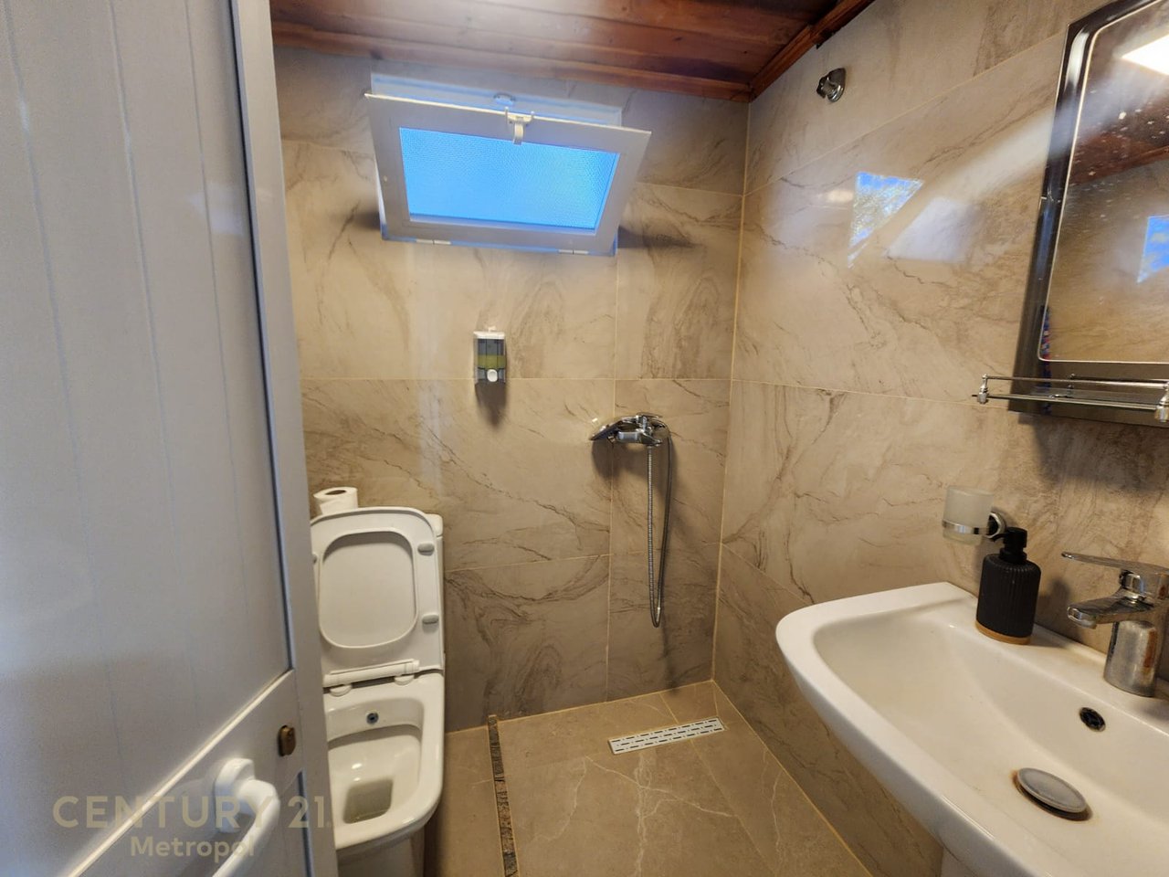 Studio apartment for rent near the Tirana Prosecutor's Office!