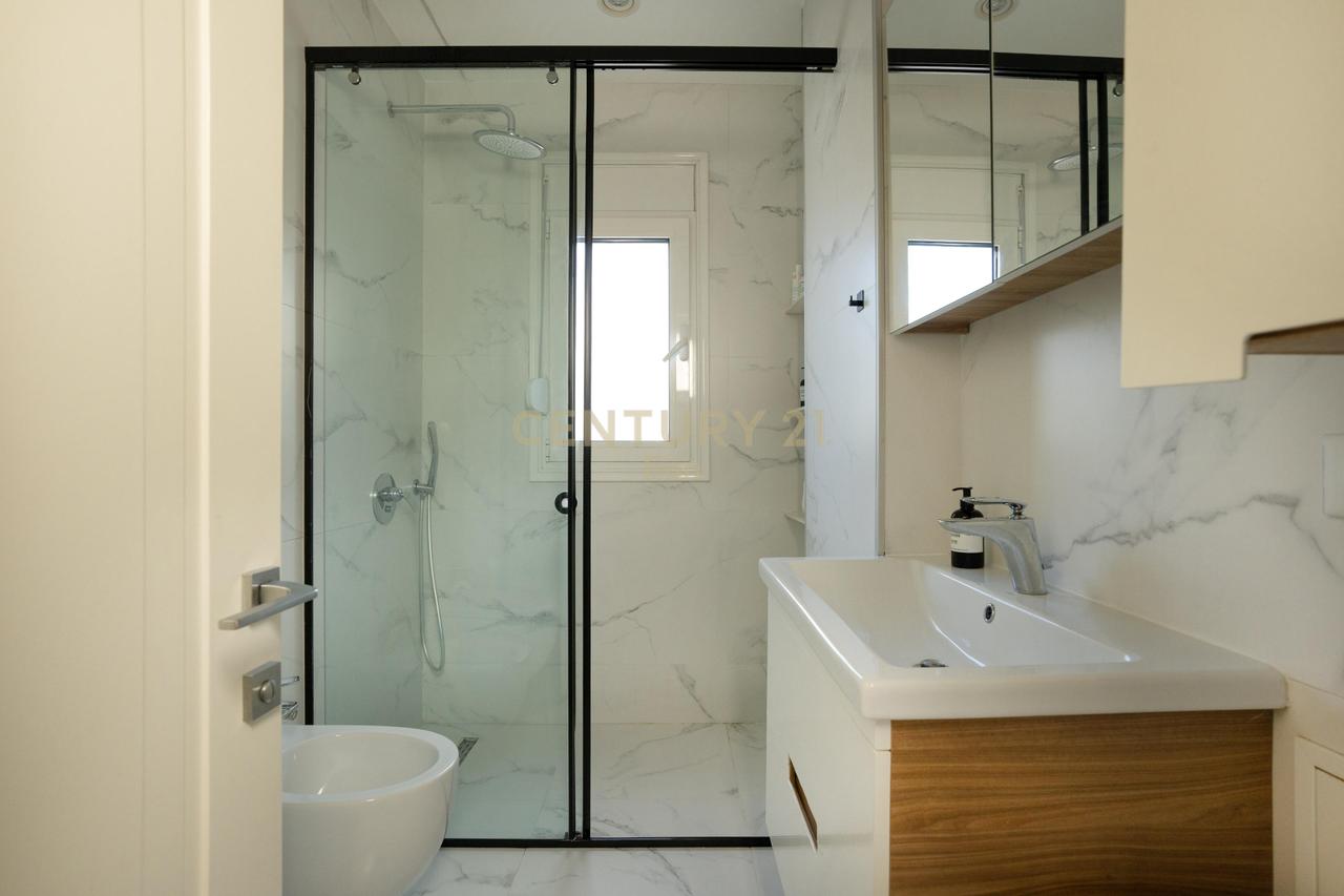 SHITET SUPER APARTAMENT 2+1 50M PRANE DETIT NE PLAZH, DURRES !!