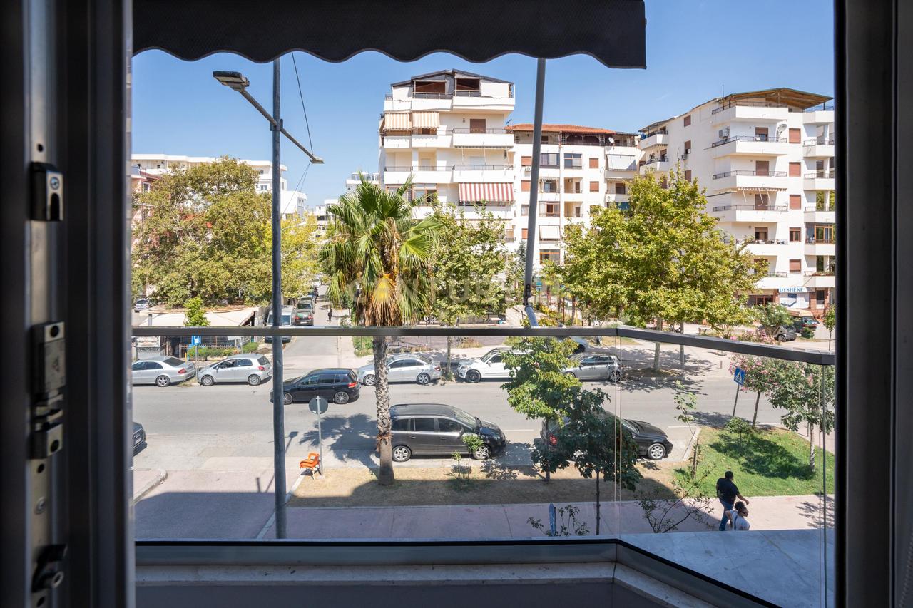 SHITET SUPER APARTAMENT 2+1 50M PRANE DETIT NE PLAZH, DURRES !!
