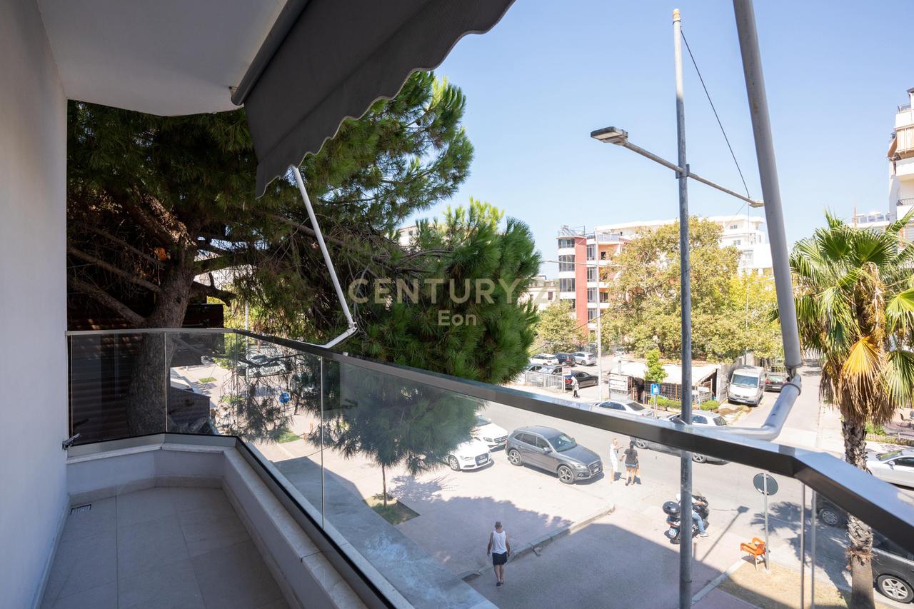 SHITET SUPER APARTAMENT 2+1 50M PRANE DETIT NE PLAZH, DURRES !!