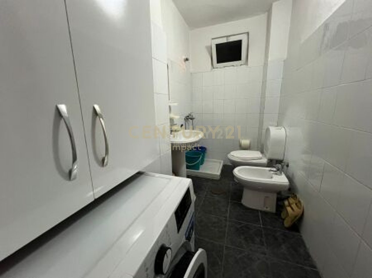 SHESIM APARTAMENT 1+1 ME AMBIENT GATIMI ME VETE, I MOBILUAR!