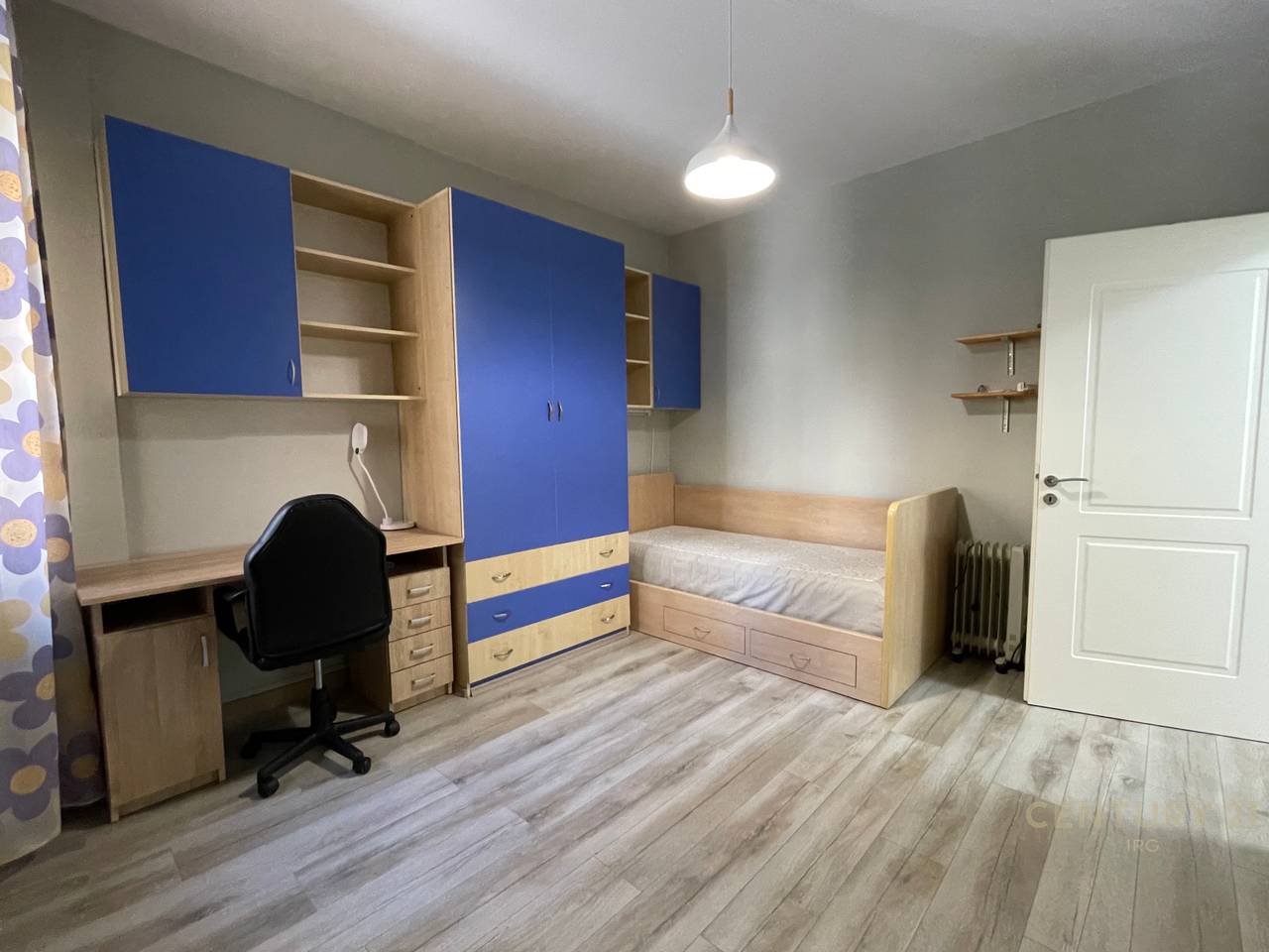 Apartament 3+1+2 ne Komune te Parisit + mundesi per post parkimi e pagese Ekstra!