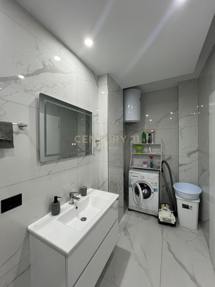 JEPET ME QERA APARTAMENT 2+1+ VERANDE TE STACIONI I PARE PLAZH!