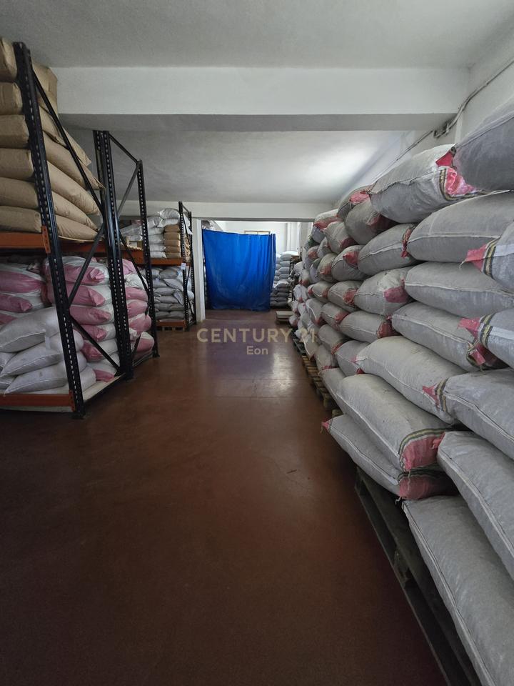 For rent: 550m2 Store in Durrës!