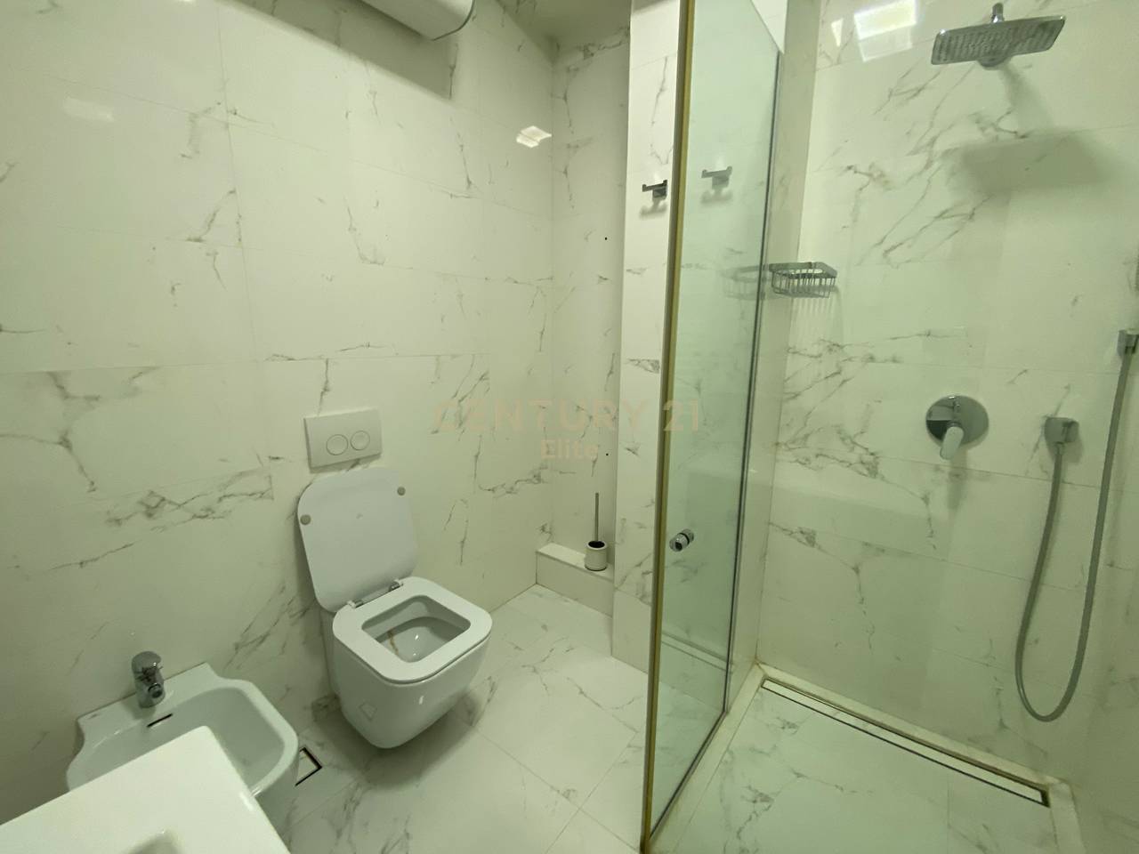 Apartament 1+1 per qira, Pazari i Ri