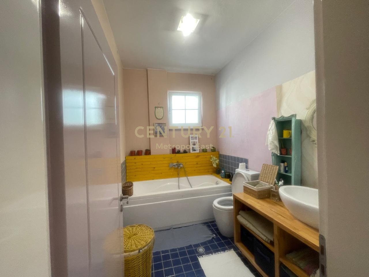 UNIQUE VILLA FOR RENT IN THE FARKA AREA