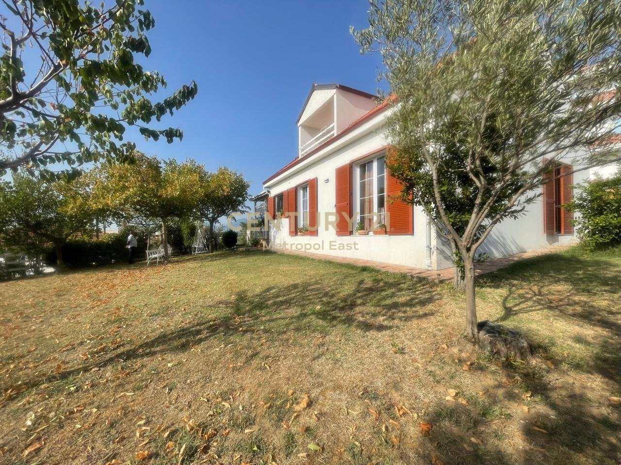 UNIQUE VILLA FOR RENT IN THE FARKA AREA