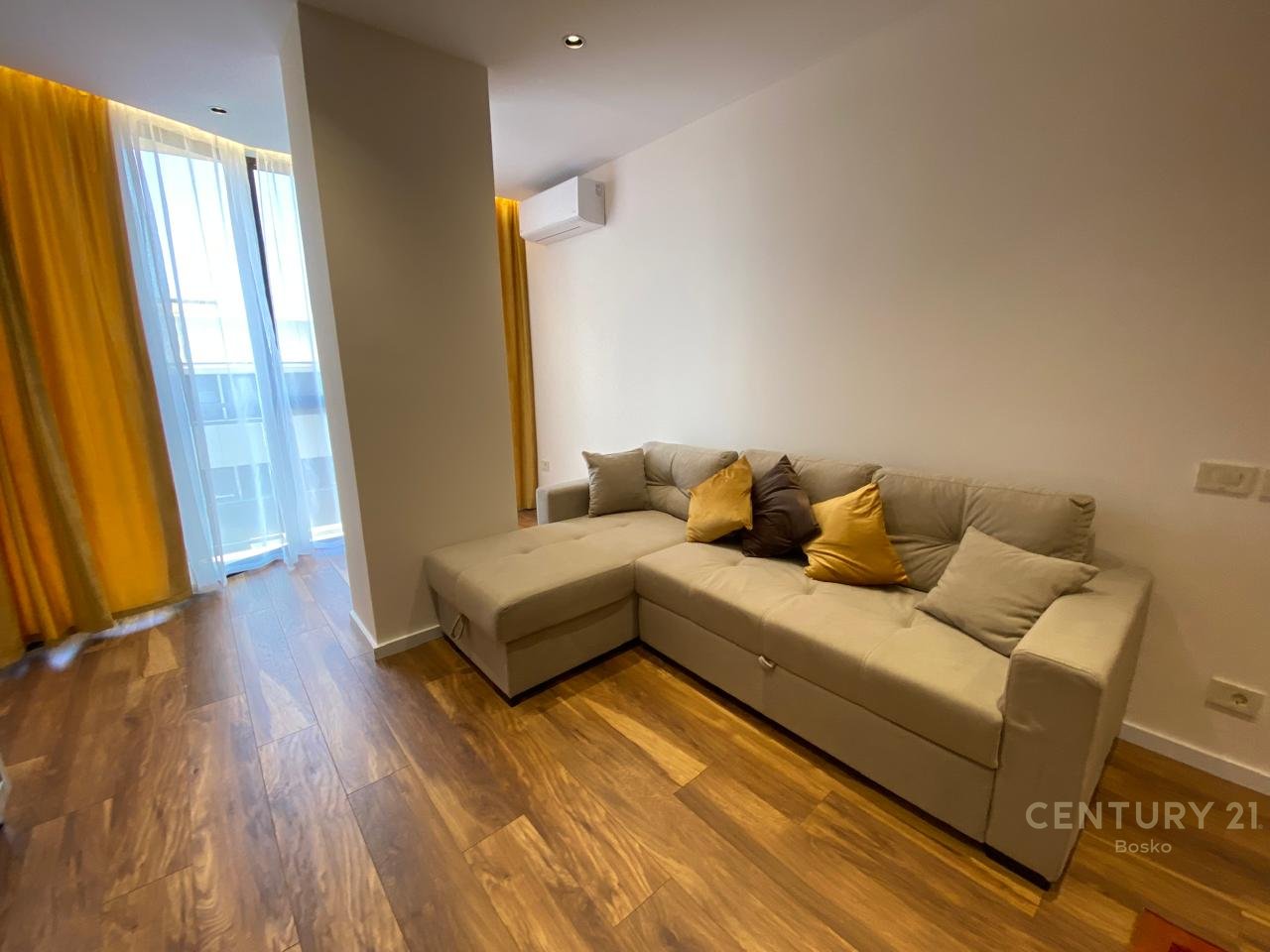ME QIRA APARTAMENT I RI 1+1 TEK REZIDENCA MINE PEZA!