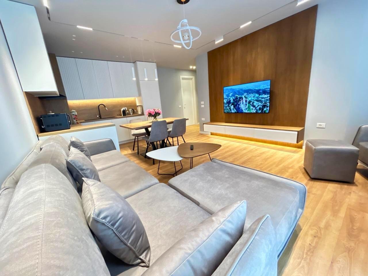 Apartment 1+1+ Parking Spot for Rent in the Center