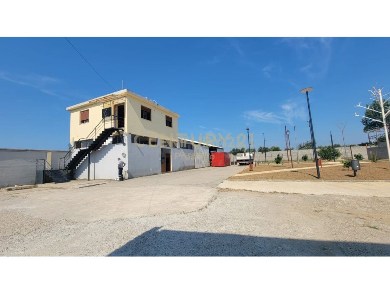 OPPORTUNITY!!!!
COMMERCIAL BUILDINGS AND LAND FOR SALE, LOCATED IN VLORA!
