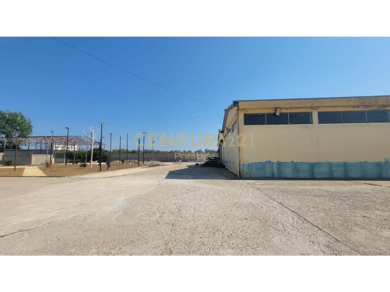 OPPORTUNITY!!!!
COMMERCIAL BUILDINGS AND LAND FOR SALE, LOCATED IN VLORA!