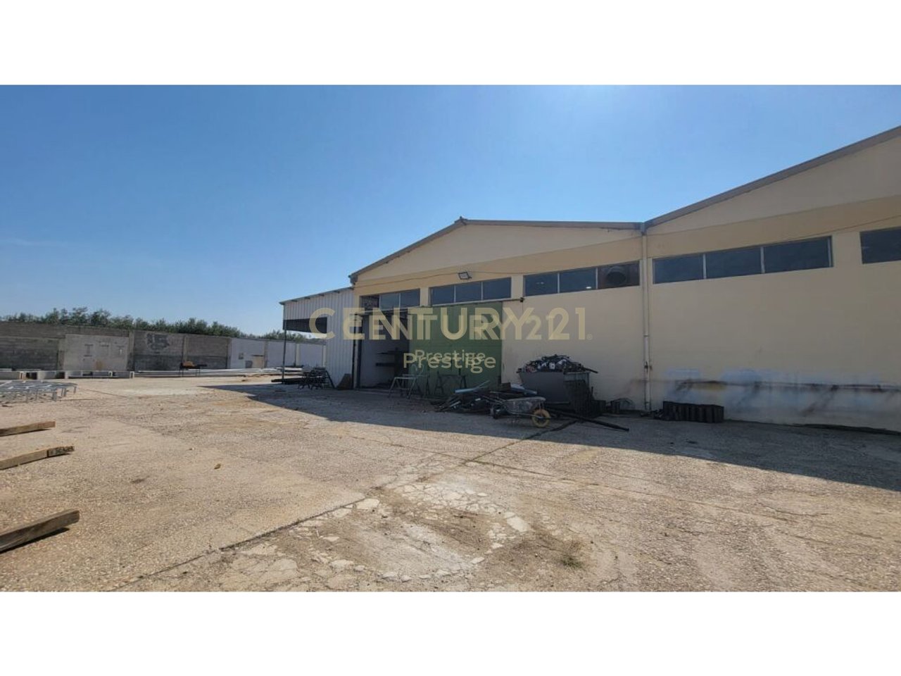 OPPORTUNITY!!!!
COMMERCIAL BUILDINGS AND LAND FOR SALE, LOCATED IN VLORA!