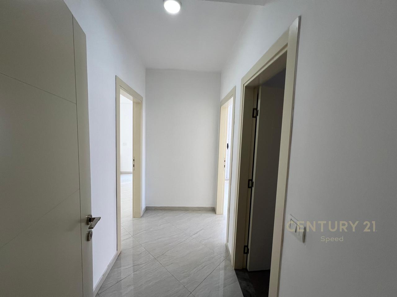 Business Premises for Rent – at 9-Katëshet, Barricades Street !!