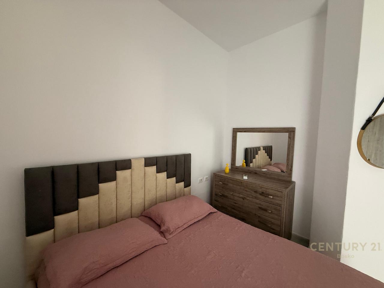 JEPET ME QIRA APARTAMENT 2+1+2+GARAZH LIQENI I THATE!