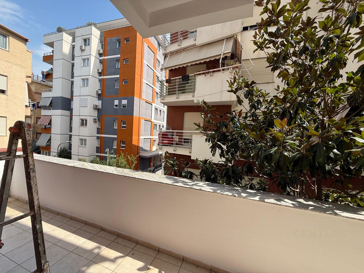 JEPET ME QIRA APARTAMENT 2+1+2+GARAZH LIQENI I THATE!