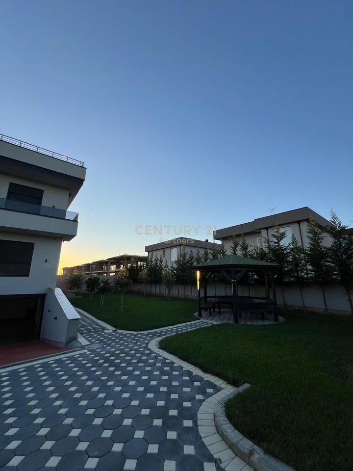 LUXURY DETACHED VILLA FOR SALE + WOODEN HOUSE 10 MINUTES AWAY FROM LALEZI BAY